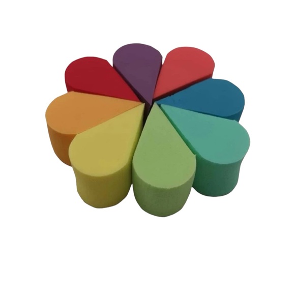 8 Rainbow Makeup Sponges - Picture 3 of 5